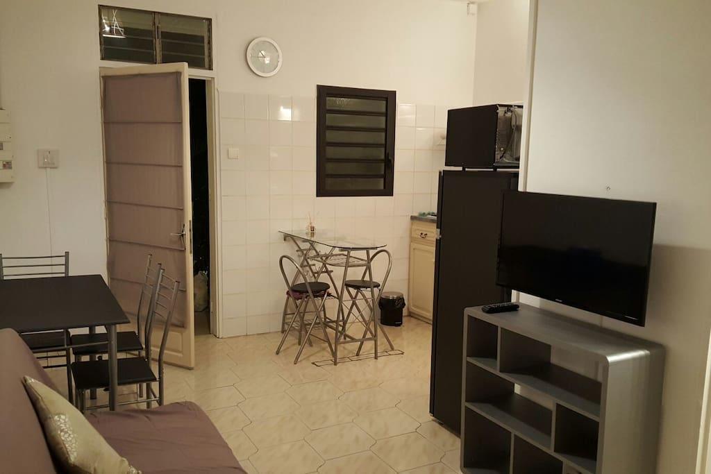 Appartement Centre Sainte-Clotilde Екстериор снимка